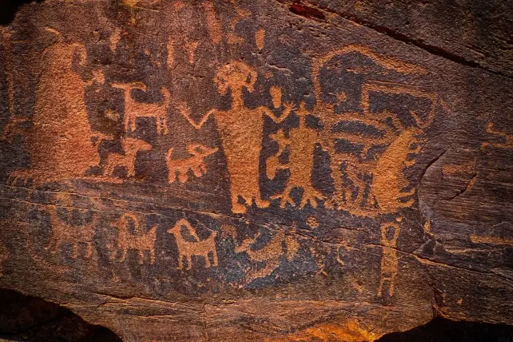 indian art petroglyph space alien?